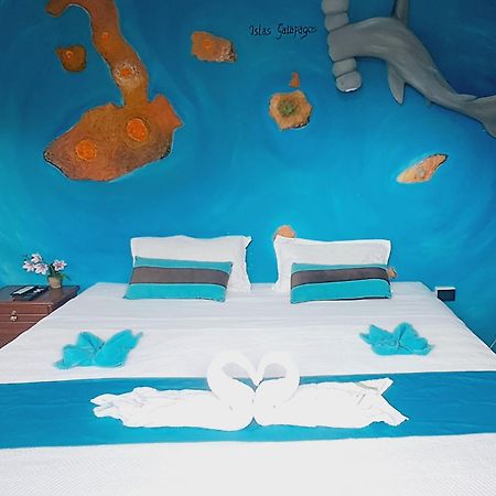 Suite Galarous Island Puerto Ayora  Buitenkant foto