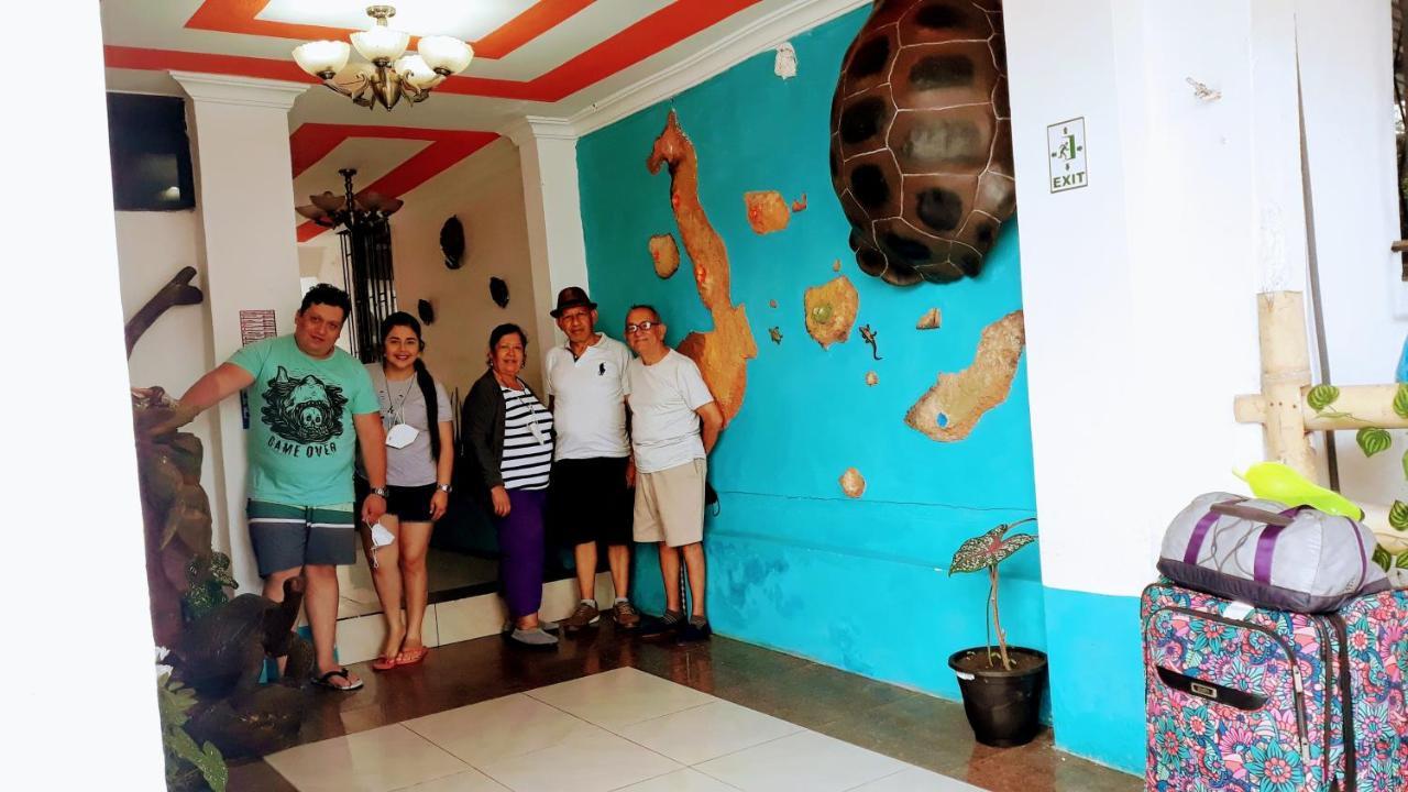 Suite Galarous Island Puerto Ayora  Buitenkant foto
