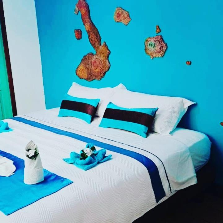 Suite Galarous Island Puerto Ayora  Buitenkant foto