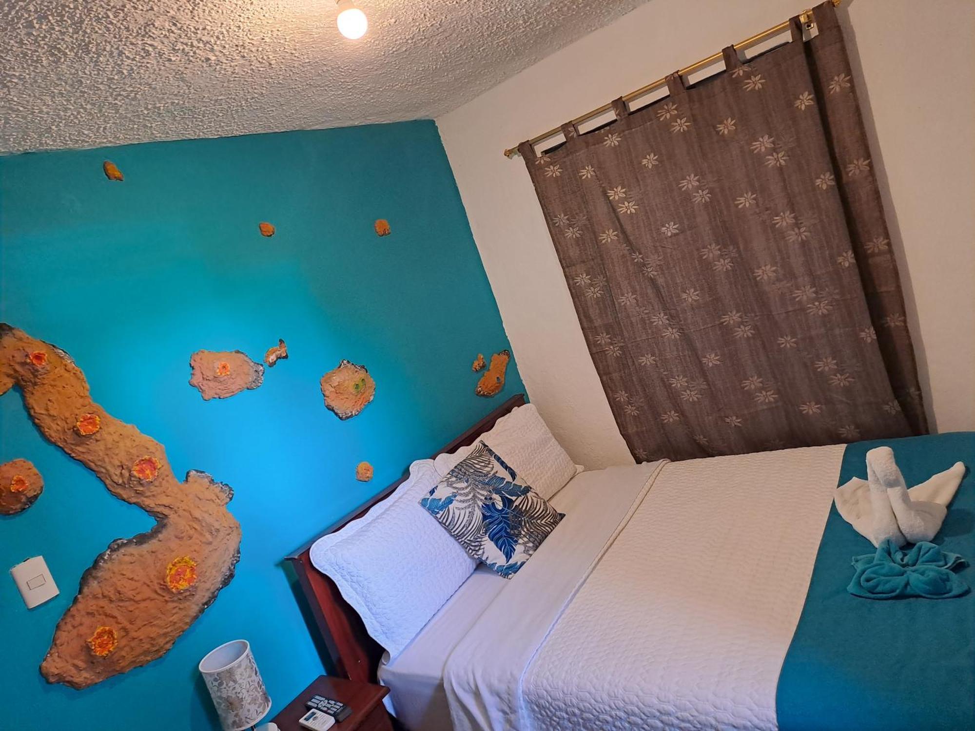 Suite Galarous Island Puerto Ayora  Buitenkant foto