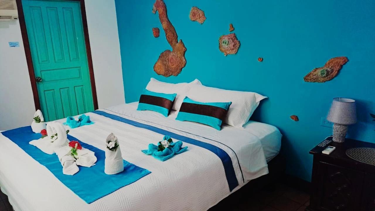 Suite Galarous Island Puerto Ayora  Buitenkant foto